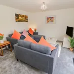 23 Moat House Close