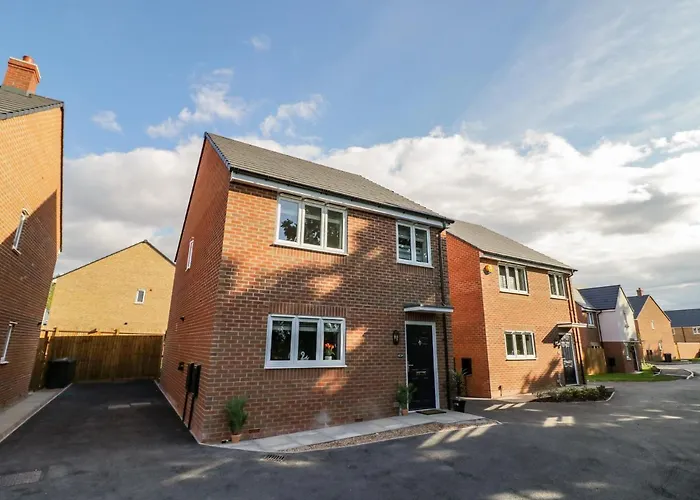 23 Moat House Close